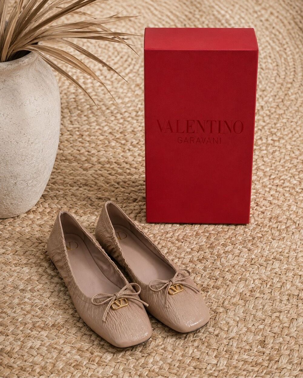Valentino Garavani VLogo Bow Ballet Flats Nude Patent Leather luxury flats| NIB